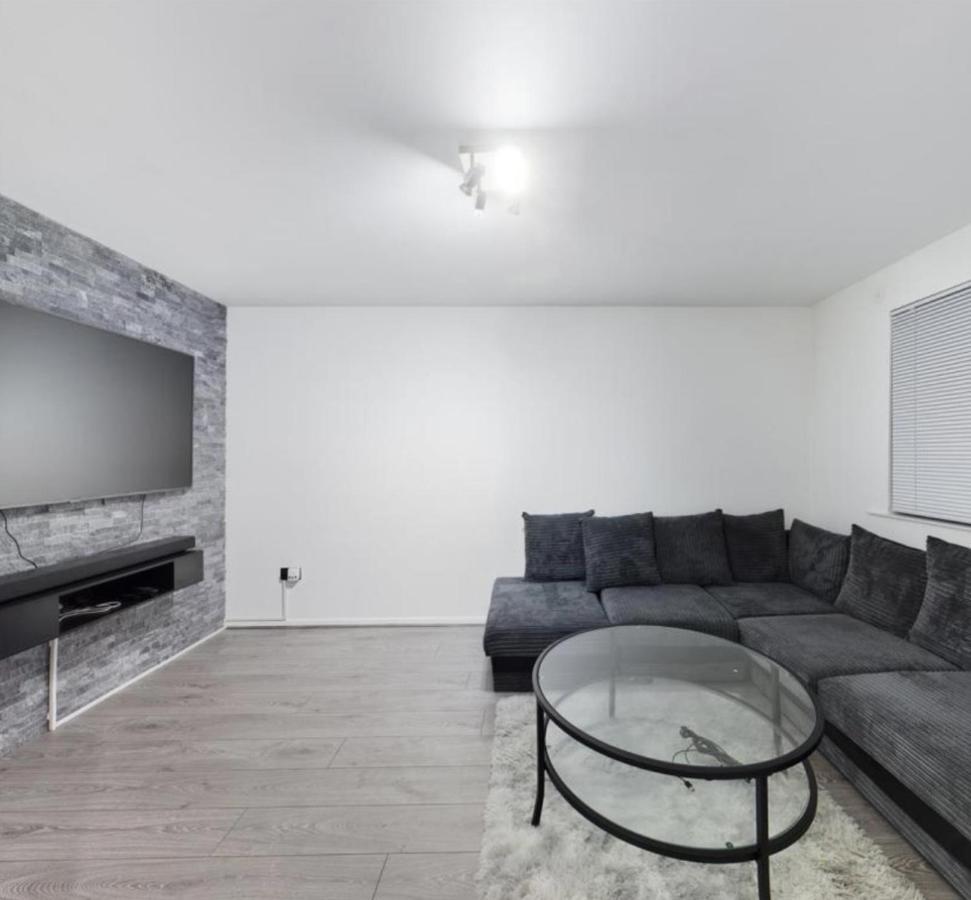 Grays Serviced Apartment Stifford Exteriör bild